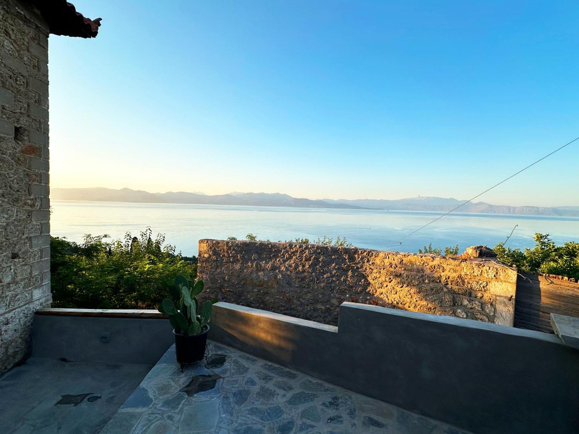 Fteri Stone House In Platanos, Akrata Apartamento Exterior foto